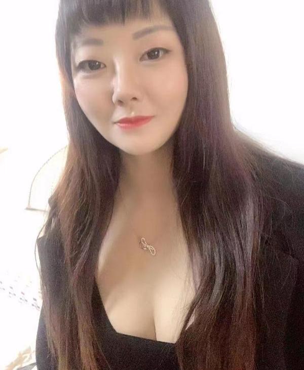 胸DH好的少妇