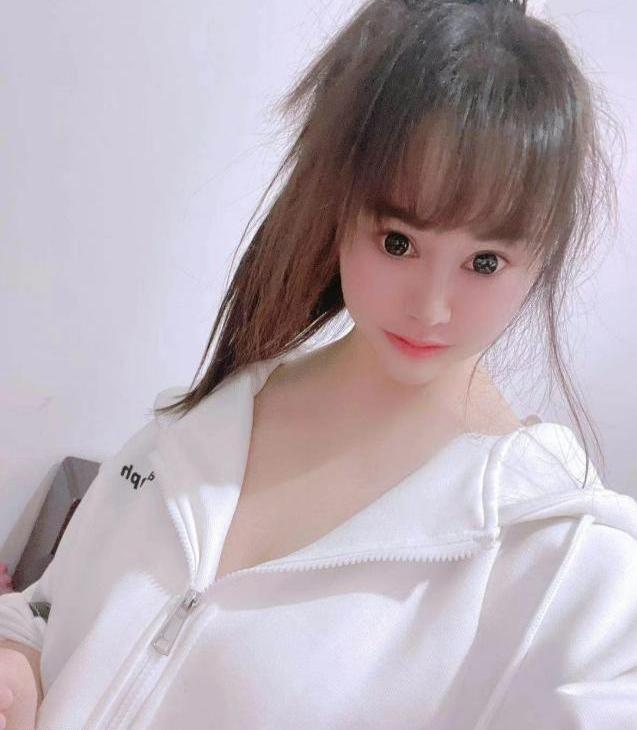 自聊自做服务型妹妹