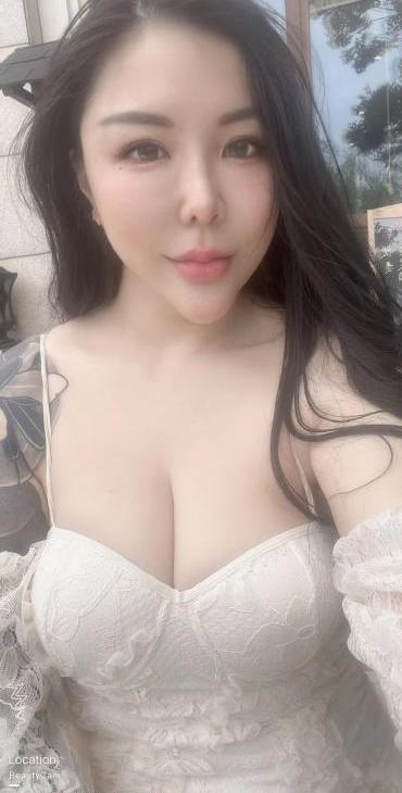 花臂骚妇Andy