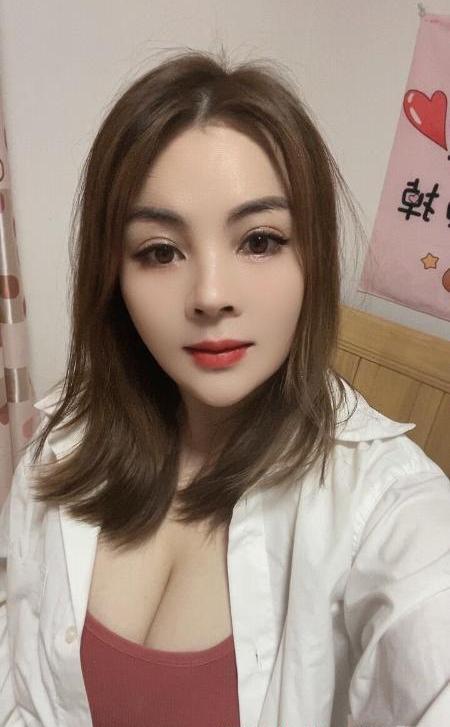 白云大奶美女